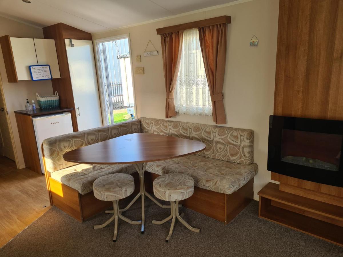 8 Berth On Coastfields Apartment *